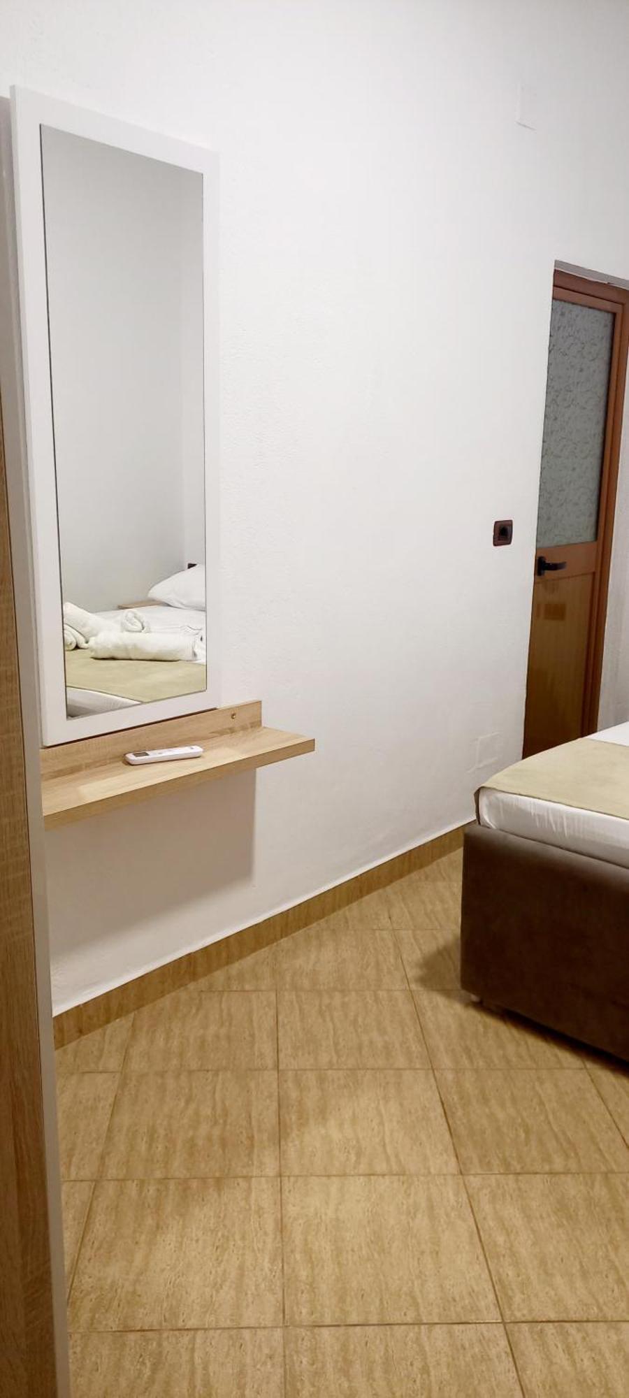 Hotel Eno Пермети Экстерьер фото