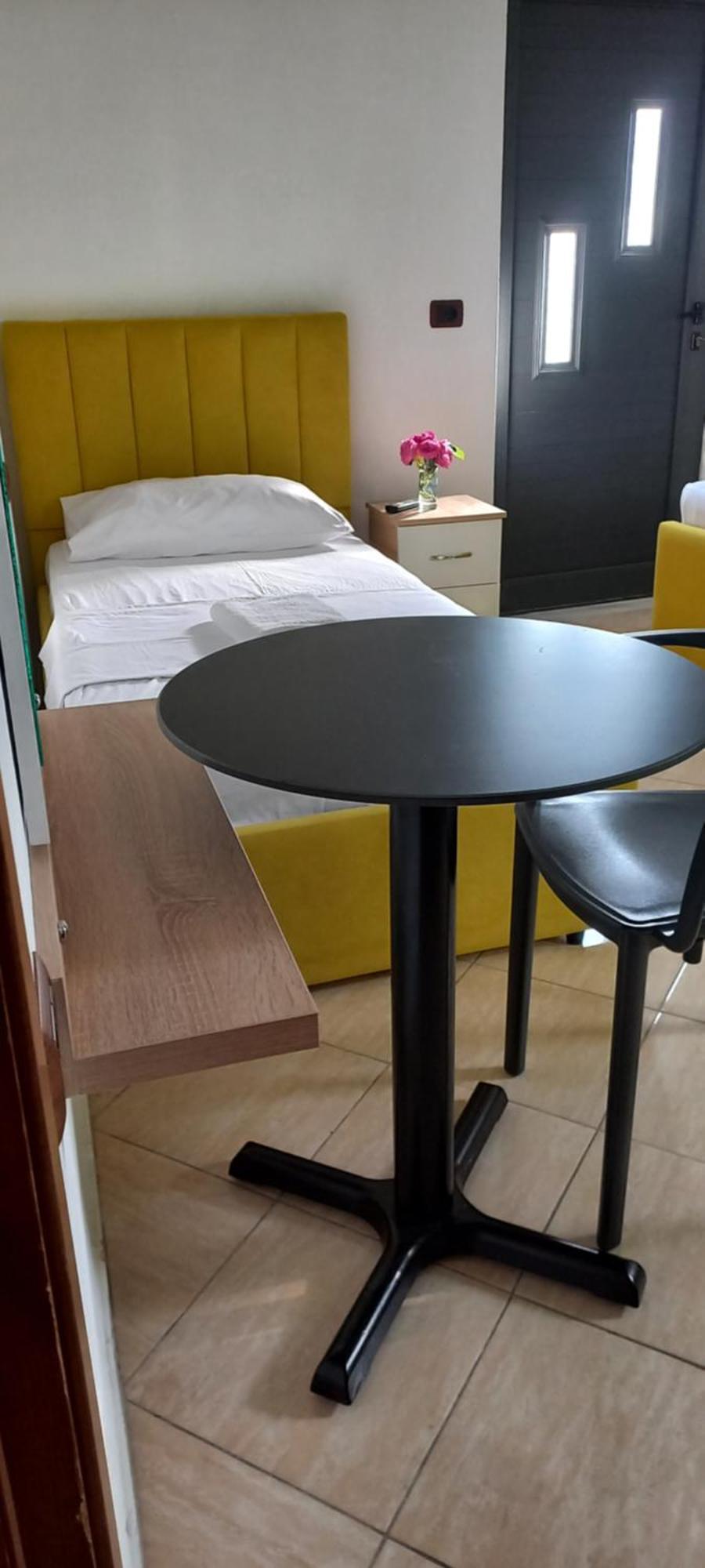 Hotel Eno Пермети Экстерьер фото